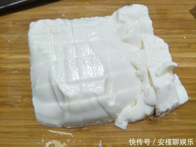 做好|皮蛋豆腐,想要做出饭店的味道,做好3个步骤,嫩滑入味超好吃