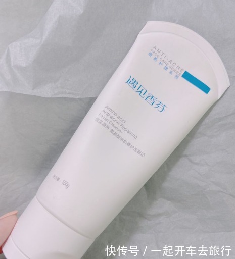 氨基酸洗面奶 被皮肤科医生拉入“黑名单”的护肤品,买一送十都别要,没效果!