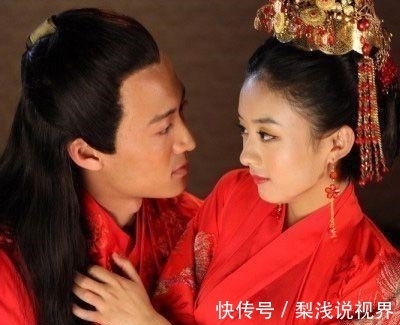 知府#少女出一上联:“牵牛喝水,嘴对嘴”,知府对下联,少女又羞又气