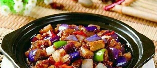 炒茄子时，加入几滴它，不吸油不发黑，鲜香美味又下饭