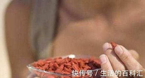 失眠多梦|睡觉前吃5粒“枸杞”，坚持20天，3个好处或不请自来！