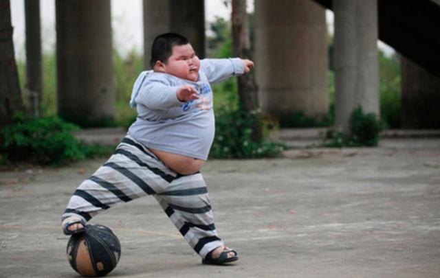 心脑血管|奶奶带9个月的小孙子,养到30来斤见人就炫耀,妈妈却愁眉不展