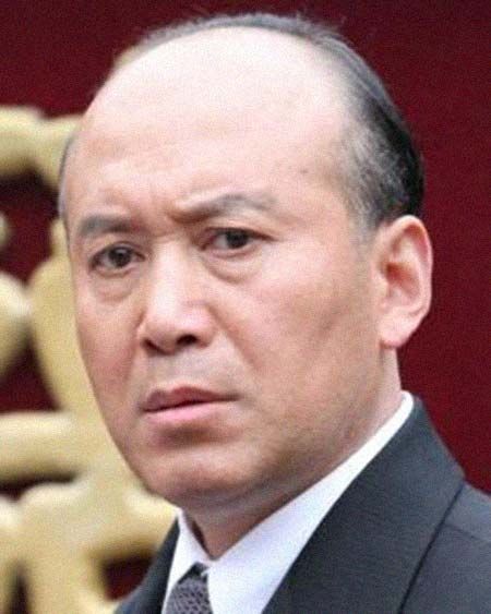 話劇團|郭達翻盤史：從養豬工人到春晚釘子戶，20年不下臺的背后誰在支撐