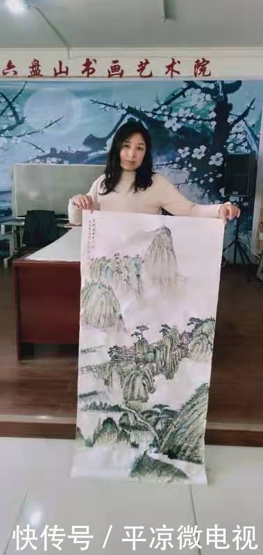  刘雪琴女士山水画深得陈泊清老师手授口传之下进步很快