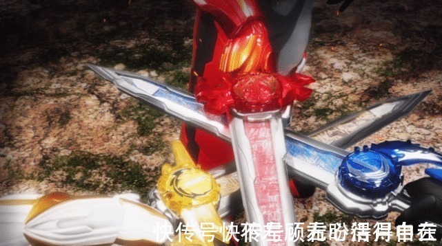 形态|假面骑士圣刃强化形态来袭,融合三种骑士的力量,造型宛如创世神!