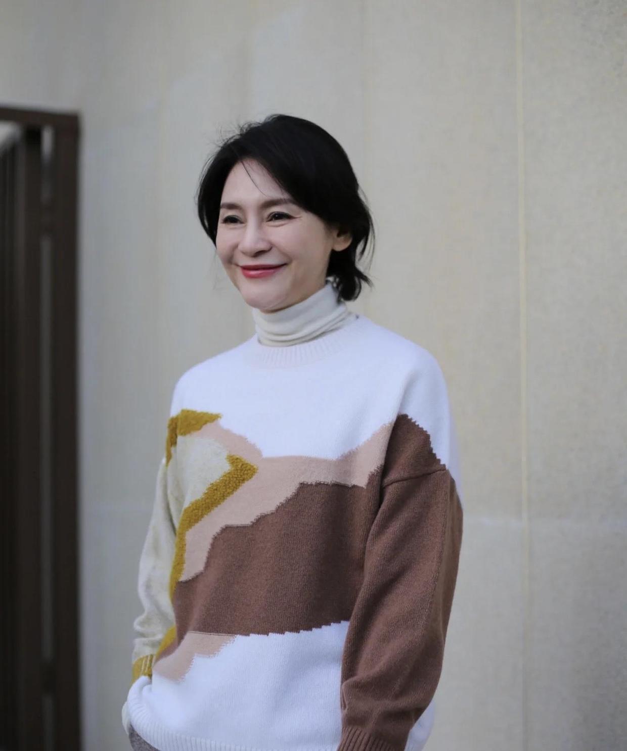 打扮 这些才是40+女性该有的打扮,简约舒适不老气,气质优雅又高级