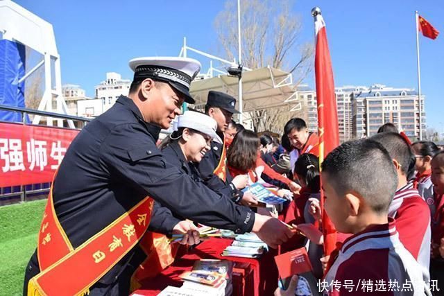 交通宣传进校园 安全知识记心间