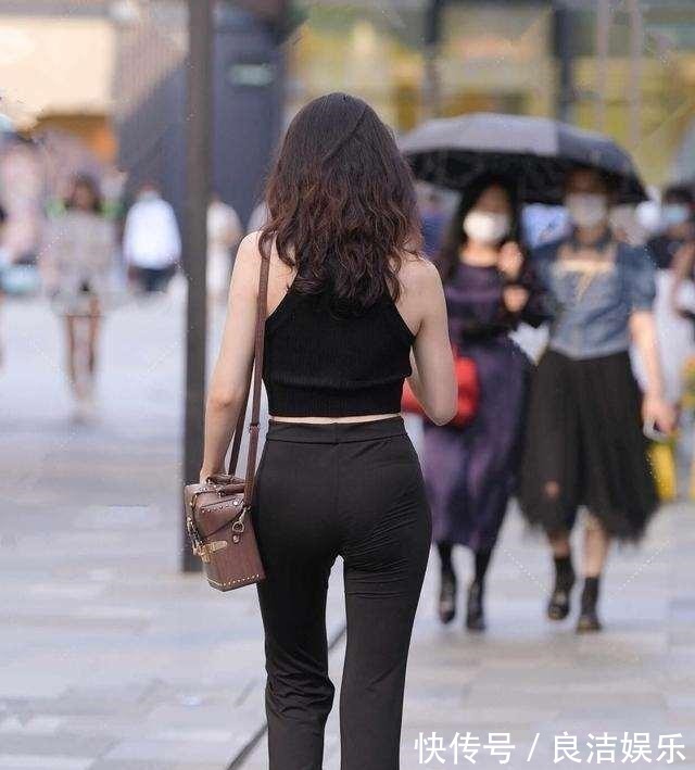 卫衣 打底裤永不过时,凸显时尚气质,时尚格调不局限!