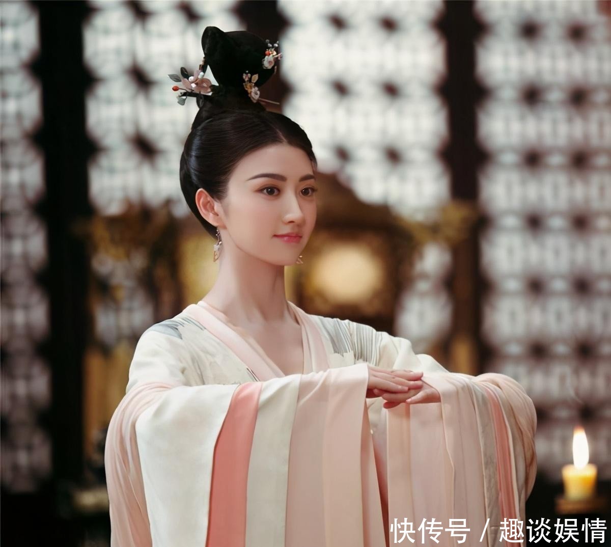 这尊女俑为何是镇馆之宝,虽然技法不高,但却雕出唐朝的“自信”