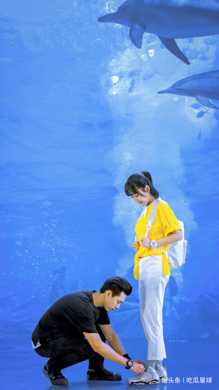 |李现豪气包场杨紫新电影,俩人搞笑互怼,童颜夫妇实在太甜了