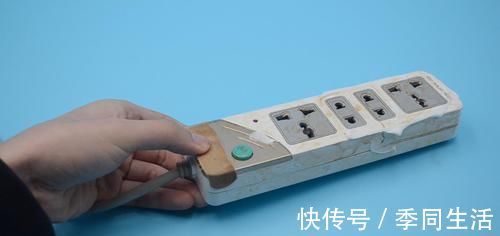 缝隙|不管插线板有多脏，教你一招，不用一滴水，插线板跟新的一样干净