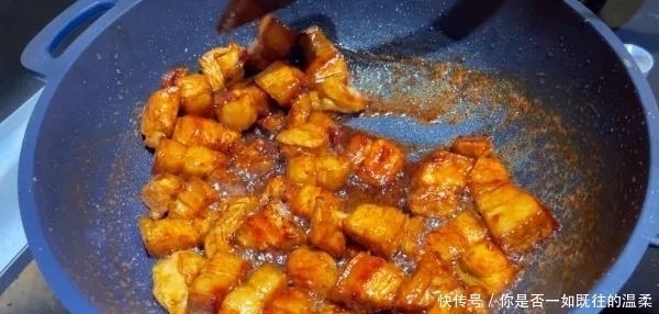 红烧肉|做红烧肉，最忌焯水和用水炖了，教你一招，肥而不腻，太解馋了！