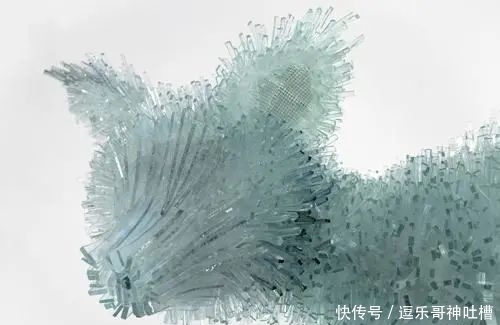 玻璃瓶|破碎的玻璃渣,在艺术家的手中,变成精美绝伦的动物雕塑