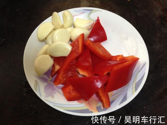 蒜瓣|菜名：蒜子烧木耳，味道诱人，营养够丰富