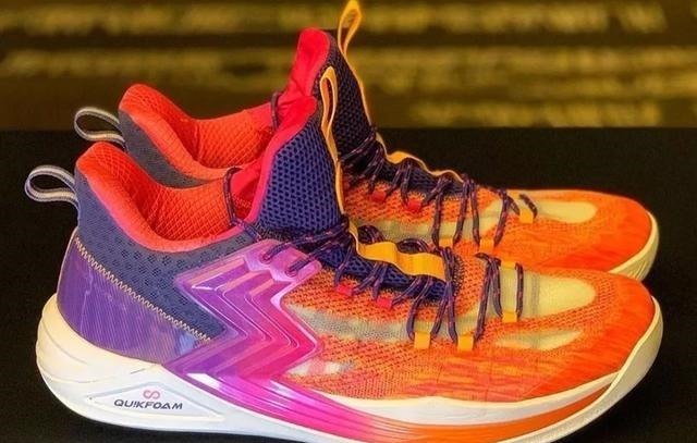 碳板跑鞋 新鞋谍照看个够!安踏又出新科技,匹克碳板跑鞋终于变帅了!