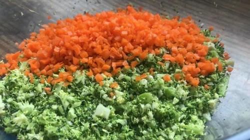 西兰花这样做太香了，不用炒不凉拌，我家一周吃6次，给肉都不换