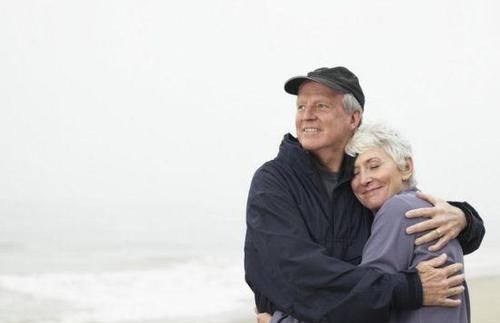 好心情|百岁老人的长寿秘诀:睡眠质量排最后,排第一的让多数人意外