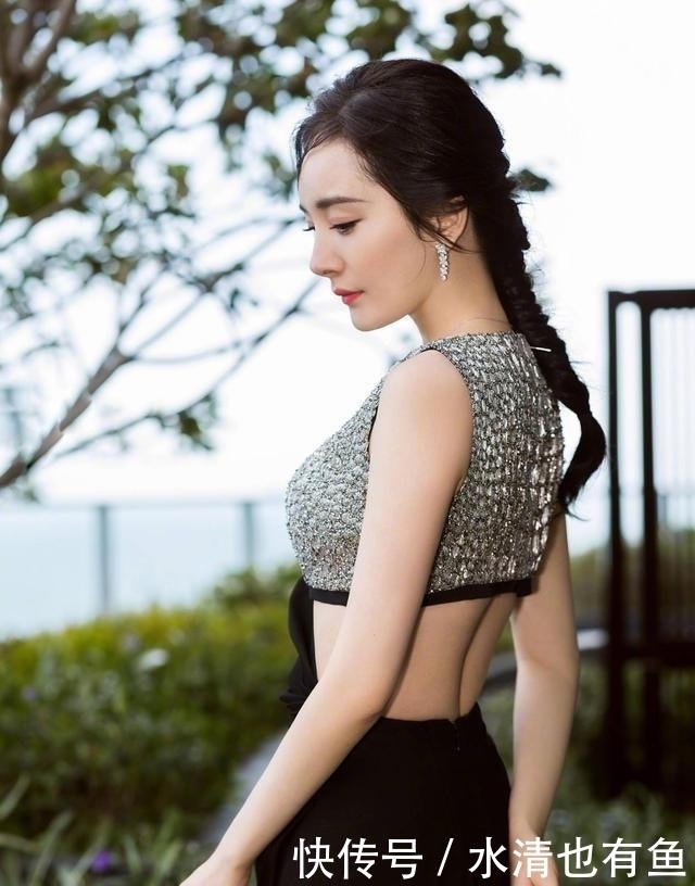 麻花辫|女人别再披头散发了,很显老!今年流行这5种发型,减龄显脸小