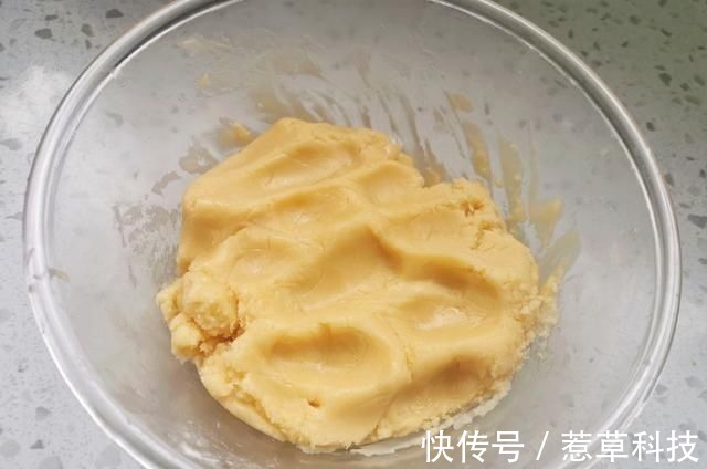 中秋月饼不用买了,教你在家做,配方简单做法详细,比买的好吃