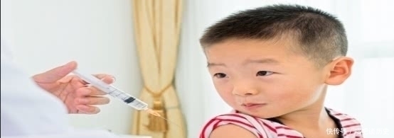 打针|3岁女童医院上演“搞笑”剧情,爸爸哭笑不得,网友:是个狠人