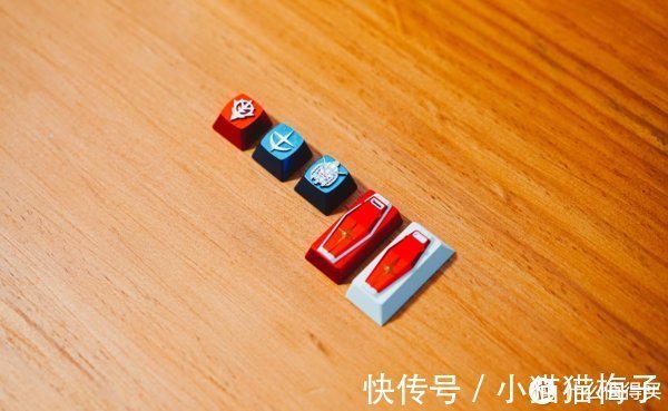 ikbc|高达键盘居然还有补完计划?ikbc联名高达金属键帽上手体验