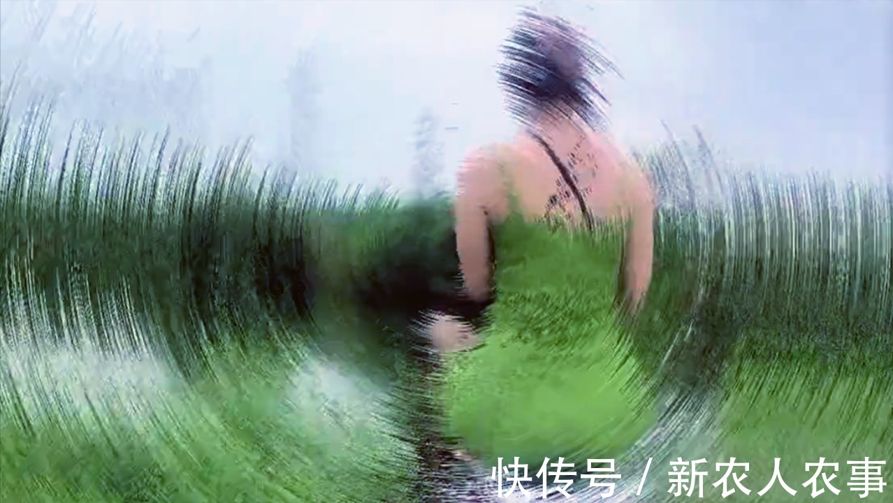 美女|钓鱼界的新花样“鱼媛”,身穿黑丝袜加吊带,网友:自愿上钩