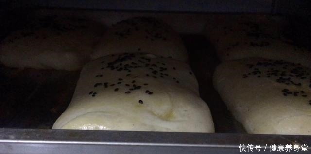 想吃椒盐油酥烧饼的不用买了,完整的做法,外酥里软,非常好吃!