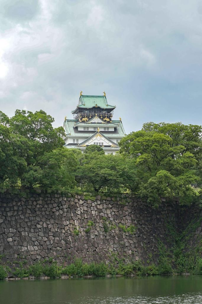 大阪城天守阁，一座钢筋混凝土的仿古建筑，却成了日本旅游的象征