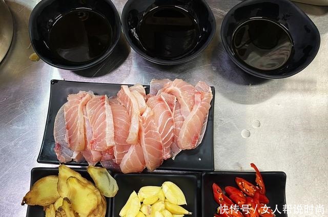 只加|做鱼肚时,只加食盐是不对的,多加一步,鱼肚又香又好吃!