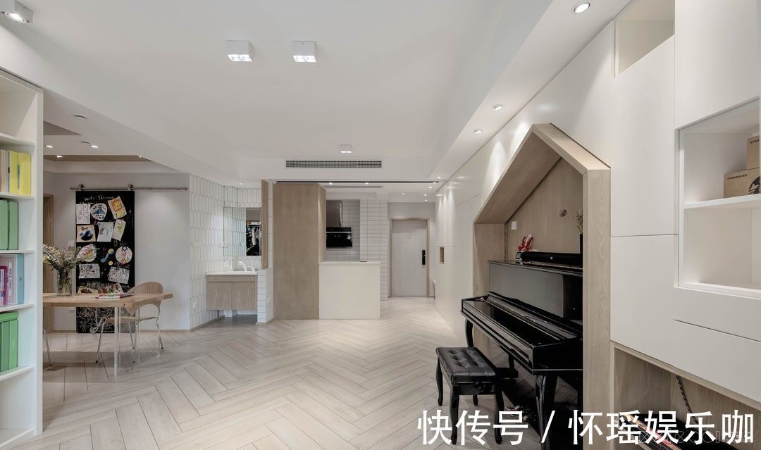 卧室床|舍弃客厅,不买餐桌,卧室床悬空,他家86㎡堪称小户型装修的榜样