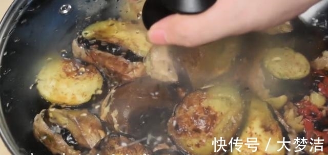 汤匙|酿茄子最好吃的做法，简单美味又下饭，看看你喜欢吃不？
