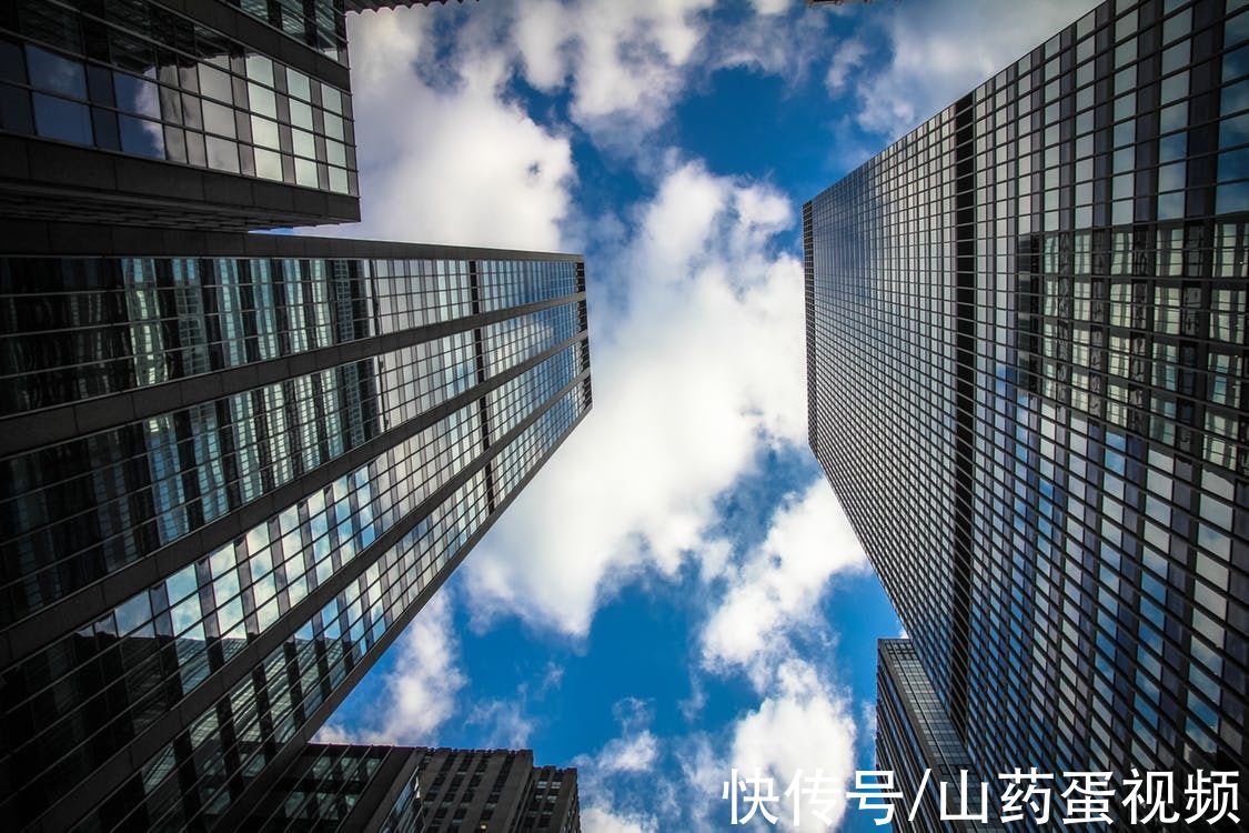 楼市|楼市出现“降价潮”和“抛售潮”,房地产要崩盘吗?刚需别被骗