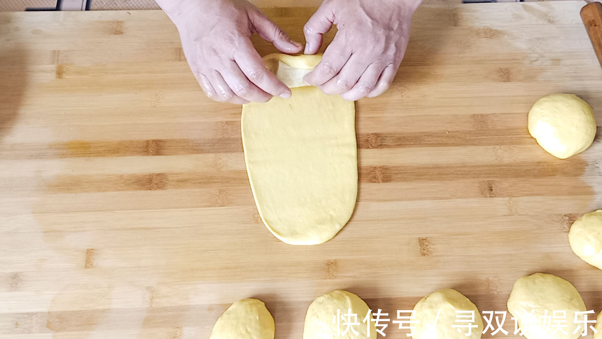 面粉别再蒸馒头了，教你家庭版面包做法，很简单，比买的都好吃