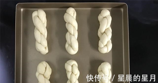 面包|教你一种麻花新做法，做法简单特好吃，比面包还松软，越嚼越香！