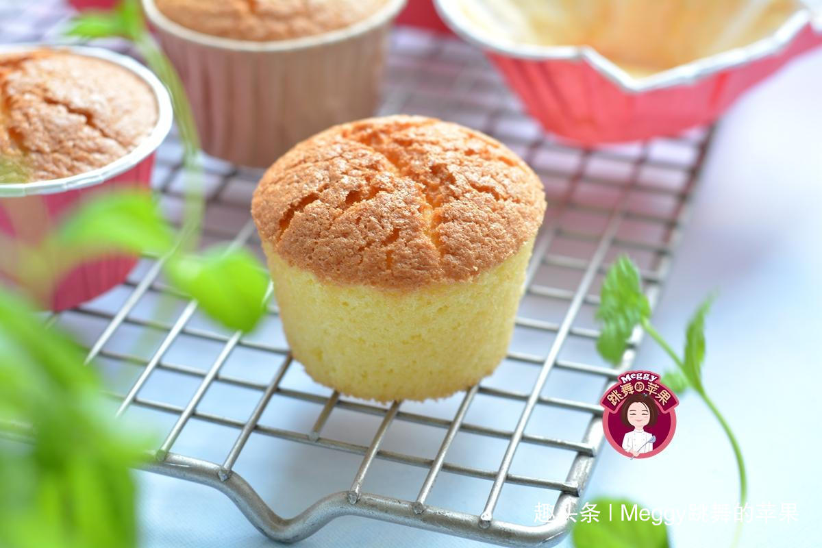 3个鸡蛋做出9个蛋糕，松软细腻微甜，孩子的早餐和零食全有了