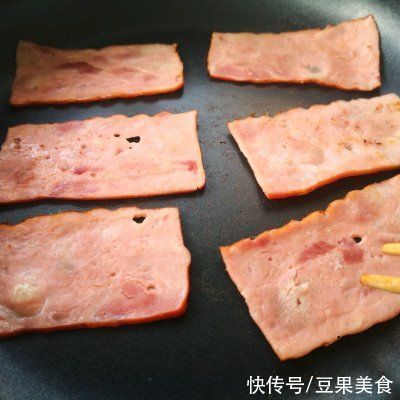 黄瓜|#不容错过的鲜美滋味#培根芝士手抓饼