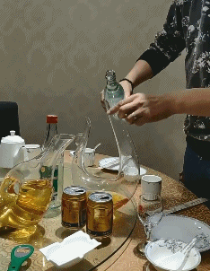 |搞笑GIF:这步子还能迈的再小一点吗?