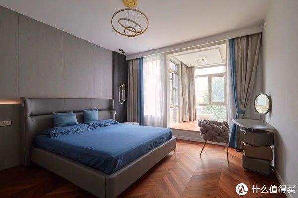 wifi|豪掷百万装修130㎡，客厅竟只用来打王者？