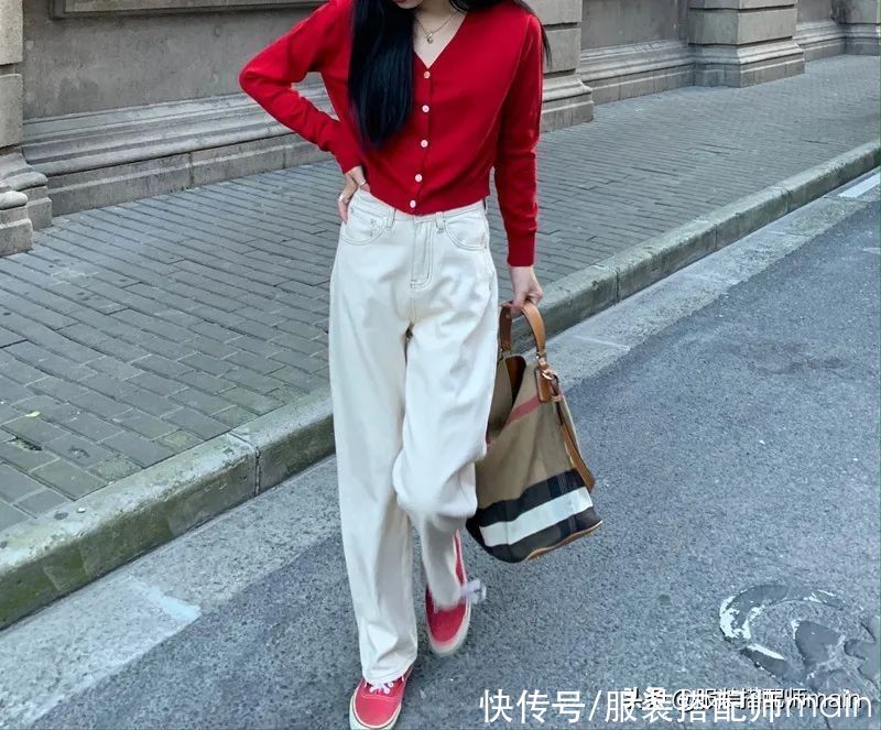 对于爱穿浅色系衣服的我来说，白色阔腿裤时髦是因为这三点