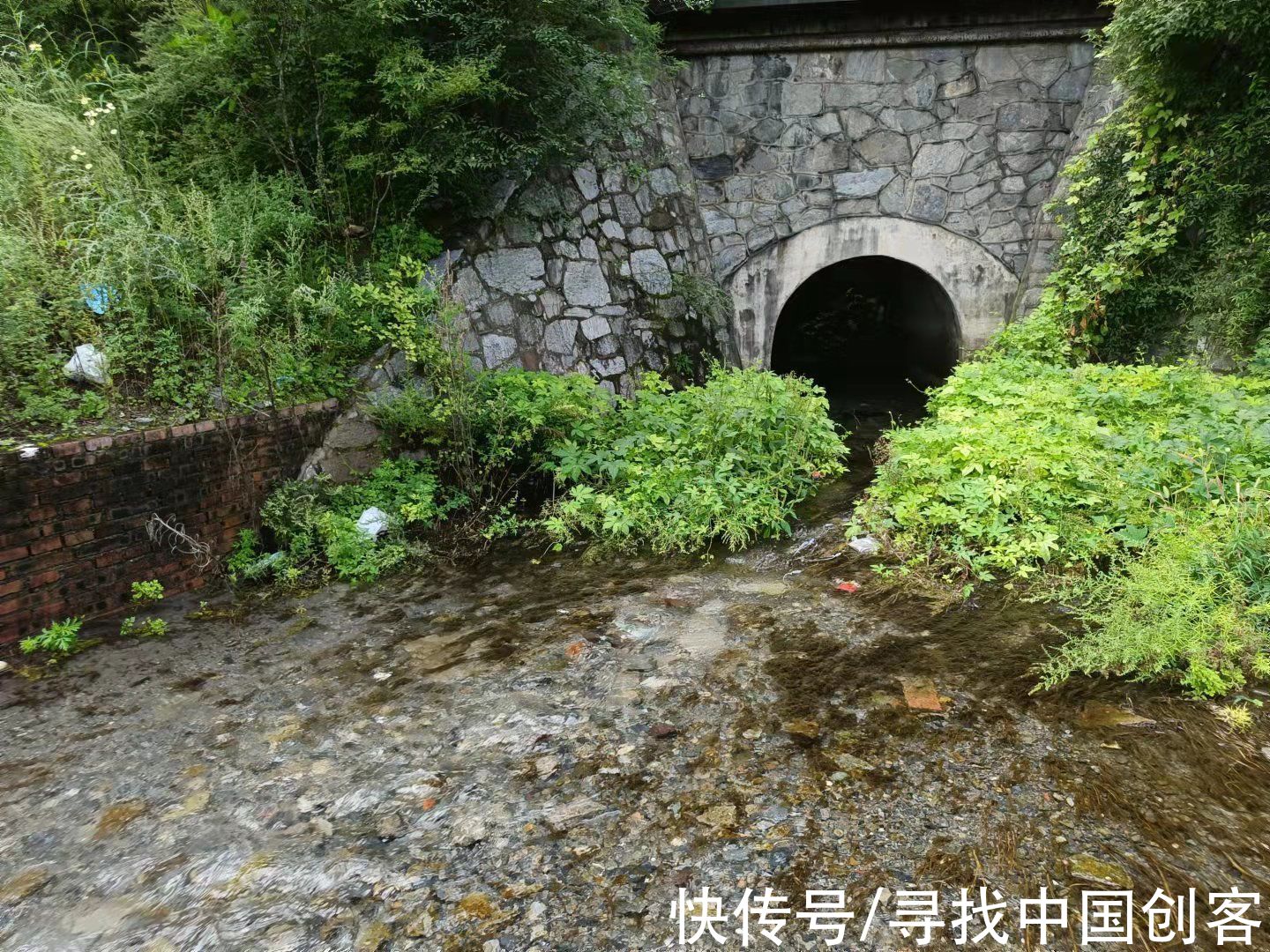 永定河|京郊丁家滩村路上流泉水 城里人慕名过来蹚水找回儿时记忆