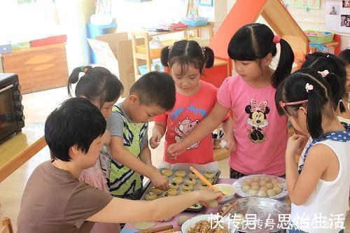 老师|“我女儿手镯上万元,你们赔吧”,幼儿园老师三句话让家长无语