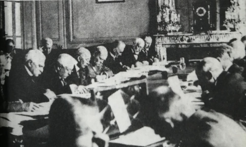 交到|德国有多惨,一战赔款交到2010年,二战赔款现在还没还清?