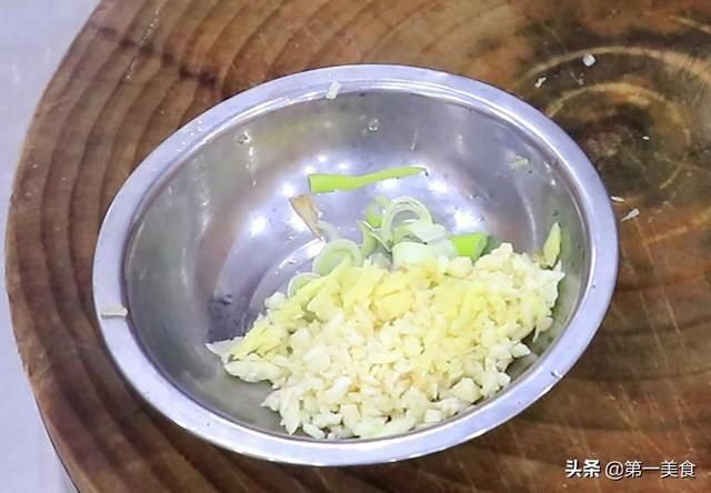 虎皮|虎皮青椒不放油也能起虎皮，厨师长分享做法和技巧，学会在家做