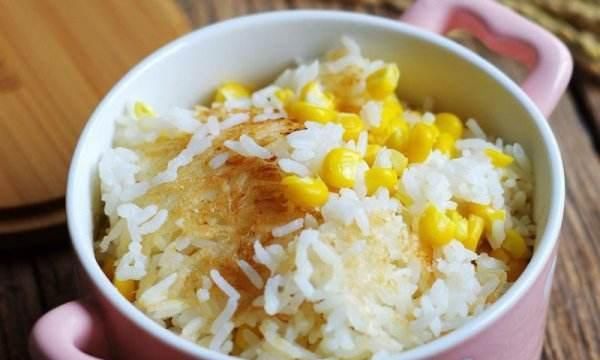 猪油|煮米饭时，还只会傻傻加水？煮前多加这3样，不夹菜都能连吃三碗