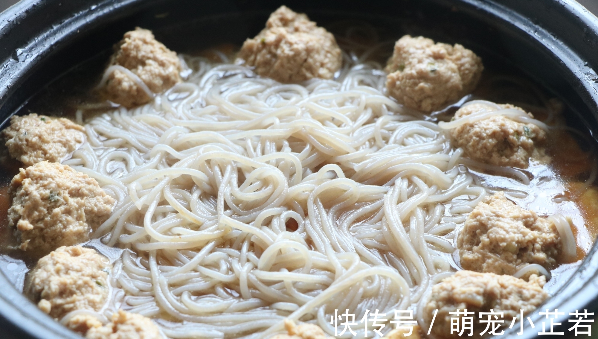 天冷了就爱这一锅炖菜，汤汁多好下饭，营养丰富，吃着全身暖和！