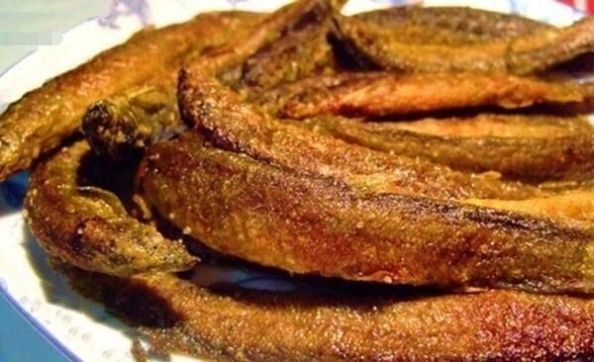 终于找到泥鳅的正确做法,一个小诀窍,不腥不苦,鲜香酥脆超下饭