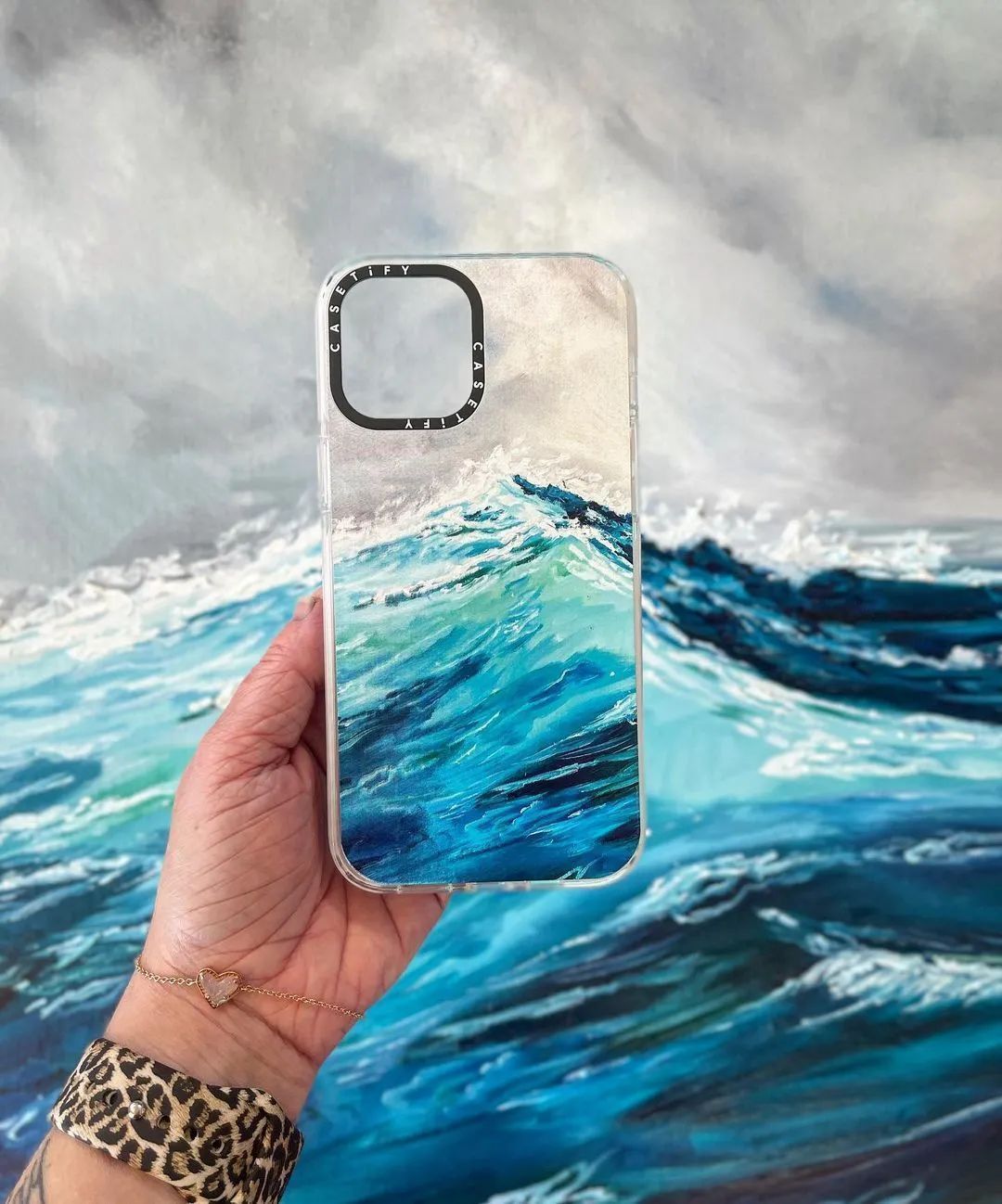 夏威夷$从没学过美术的她,用简单粗暴技法画画,让她成为了百万富豪