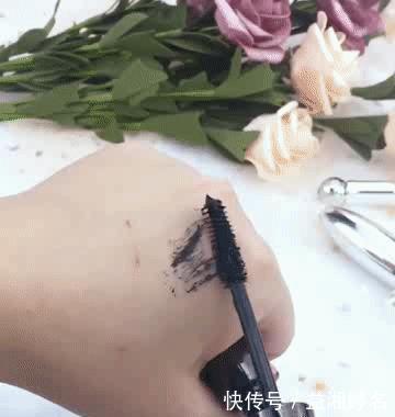 种睫毛|为什么不建议女人“种睫毛”?美容师透露“真相”,幸好没去