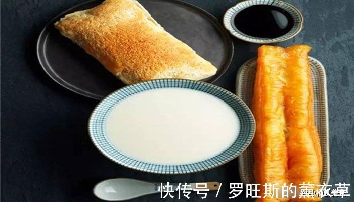 打豆浆直接用黄豆打就错了!早餐店老板:加点它,豆浆香浓无残渣