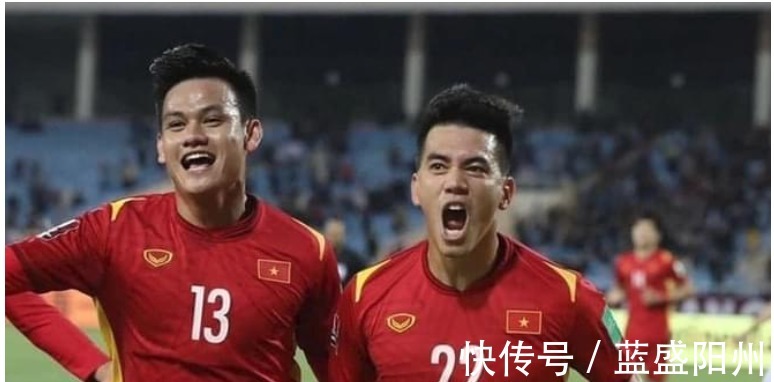 中国球迷|中国球迷急了!怒砸电视机,越南媒体归化外星人,也难进世界杯!